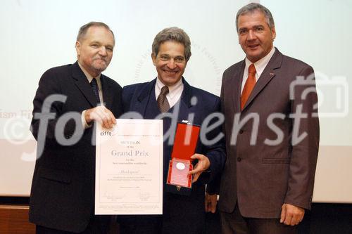 (C)fotodienst/Mag. Daniel Katzinger - Wien 17.11.2006
Das Komitee der bedeutendsten internationalen Tourismusfilm-Festivals CIFFT prämiert heuer zum 18. Mal den weltbesten Tourismusfilm des Jahres 2006.
Foto v.l.: Präs. Dr. Schütz, Dr. Janos Erdei (Direktor des ungarischen Tourismusamtes in Wien), Präs. Bgm. Matthias Krenn