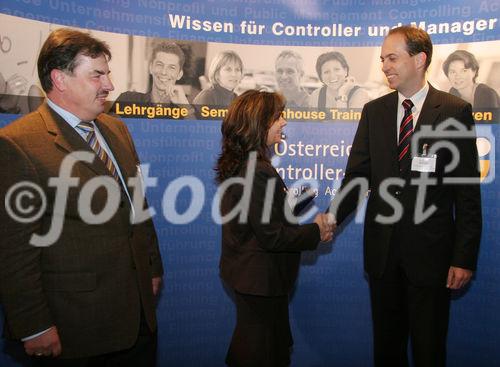 (C) Fotodienst/Anna Rauchenberger - 17.10.2007 - Wien - 14. Österreichischen NPO-Kongress: Der Mensch als Mittel(punkt)?. FOTO: Absolventin eines ÖCI-Lehrgangs, Lehrgangsleitung.