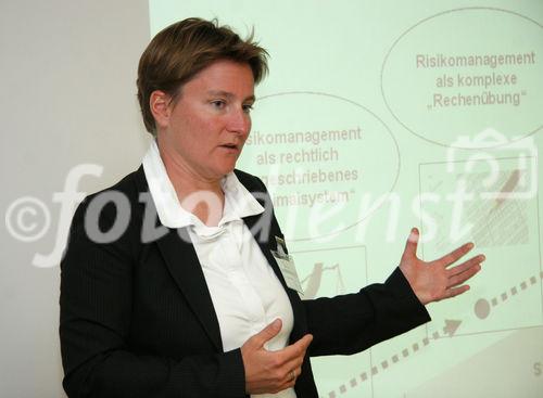 (C) Fotodienst/Anna Rauchenberger - 24.9.2007 - Wien - Österreichisches Controller-Institut: Info-Event zum Lehrgang Certified Corporate Risk Manager. FOTO: Dr. Karin Exner-Merkelt (Senior Beraterin, Contrast Management-Consulting, Wien)