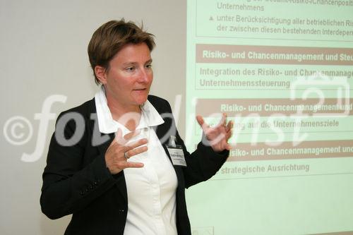 (C) Fotodienst/Anna Rauchenberger - 24.9.2007 - Wien - Österreichisches Controller-Institut: Info-Event zum Lehrgang Certified Corporate Risk Manager. FOTO: Dr. Karin Exner-Merkelt (Senior Beraterin, Contrast Management-Consulting, Wien)