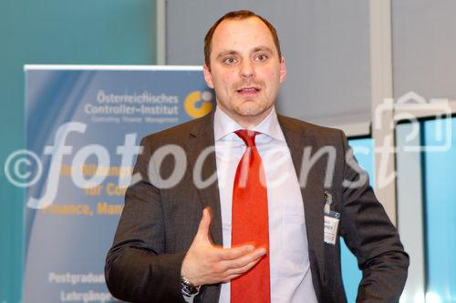 (c) fotodienst / Anna Rauchenberger - Wien, am 06.04.2011 - Das Österreichische Controller-Institut (ÖCI) präsentiert ein neues Mitglied. Am 6. April 2011 lud das ÖCI zum jährlichen Welcome-Event ins TechGate ein und stellte der Controlling-Community Zizala Lichtsysteme als neues Mitglied vor. FOTO: Dr. Raoul Ruthner, Manager, Contrast Management-Consulting GmbH