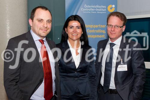 (c) fotodienst / Anna Rauchenberger - Wien, am 06.04.2011 - Das Österreichische Controller-Institut (ÖCI) präsentiert ein neues Mitglied. Am 6. April 2011 lud das ÖCI zum jährlichen Welcome-Event ins TechGate ein und stellte der Controlling-Community Zizala Lichtsysteme als neues Mitglied vor. FOTO v.l.: Dr. Raoul Ruthner, Manager, Contrast Management-Consulting GmbH, Dr. Rita Niedermayr-Kruse, Geschäftsführerin, Österreichisches Controller-Institut, Mag. Horst Habermann, Leitung Controlling, Zizala Lichtsysteme GmbH