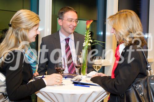 (c) fotodienst / Anna Rauchenberger - Wien, am 06.04.2011 - Das Österreichische Controller-Institut (ÖCI) präsentiert ein neues Mitglied. Am 6. April 2011 lud das ÖCI zum jährlichen Welcome-Event ins TechGate ein und stellte der Controlling-Community Zizala Lichtsysteme als neues Mitglied vor.