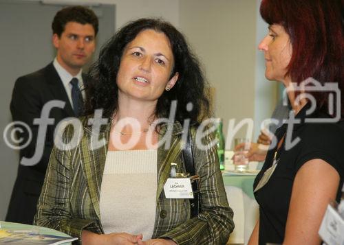 (C) Fotodienst/Anna Rauchenberger - Wien 18.06.2007 - Die Nachfrage nach Controllern, Finanzverantwortlichen steigt. Das ÖCI widmet sich in einem Karriere-Forum den aktuellen Entwicklungen am Stellenmarkt. FOTO: Absolventinnen der Ausbildungsprogramme berichten über ihre Erfahrungen, Motivationen, und beruflichen Chancen.