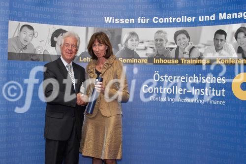 (C) fotodienst/Gudrun Krieger - Wien 24.04.2007  -  Jahrestreffen des ÖCI-Absolventenclubs: Überreichung des Diploms durch o. Univ.-Prof. Dr. Rolf Eschenbach 