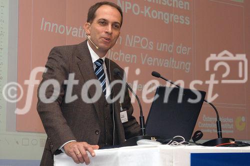 (C)fotodienst/Mag. Daniel Katzinger - Wien 18.10.2006,
13. Österreichischer NPO-Kongress
Kongress aus Bildung/Karriere und Produkte/Innovationen
Foto: Dr. Christian Horak (Leiter Nonprofit u. Public Management, Contrast Management-Consulting, Wien)
