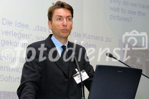 (C)fotodienst/Mag. Daniel Katzinger - Wien 18.10.2006,
13. Österreichischer NPO-Kongress
Kongress aus Bildung/Karriere und Produkte/Innovationen
Foto: Univ.-Prof. Dr. Nikolaus Franke