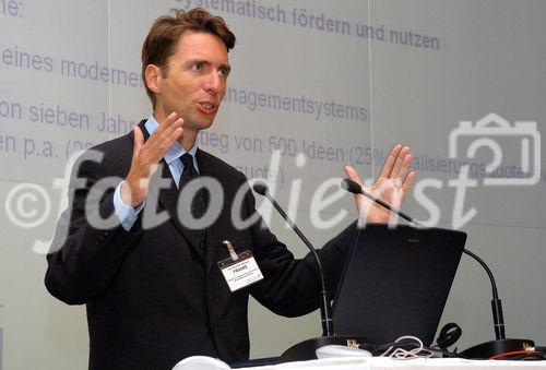 (C)fotodienst/Mag. Daniel Katzinger - Wien 18.10.2006,
13. Österreichischer NPO-Kongress
Kongress aus Bildung/Karriere und Produkte/Innovationen
Foto: Univ.-Prof. Dr. Nikolaus Franke