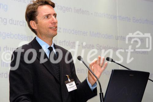 (C)fotodienst/Mag. Daniel Katzinger - Wien 18.10.2006,
13. Österreichischer NPO-Kongress
Kongress aus Bildung/Karriere und Produkte/Innovationen
Foto: Univ.-Prof. Dr. Nikolaus Franke