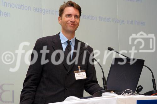 (C)fotodienst/Mag. Daniel Katzinger - Wien 18.10.2006,
13. Österreichischer NPO-Kongress
Kongress aus Bildung/Karriere und Produkte/Innovationen
Foto: Univ.-Prof. Dr. Nikolaus Franke