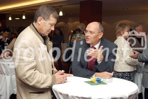 (C)fotodienst/Mag. Daniel Katzinger - Wien 18.10.2006,
13. Österreichischer NPO-Kongress
Kongress aus Bildung/Karriere und Produkte/Innovationen
Foto: Kongressbesucher