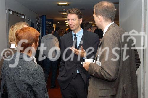 (C)fotodienst/Mag. Daniel Katzinger - Wien 18.10.2006,
13. Österreichischer NPO-Kongress
Kongress aus Bildung/Karriere und Produkte/Innovationen
Foto: Univ.-Prof. Dr. Nikolaus Franke (Mitte)