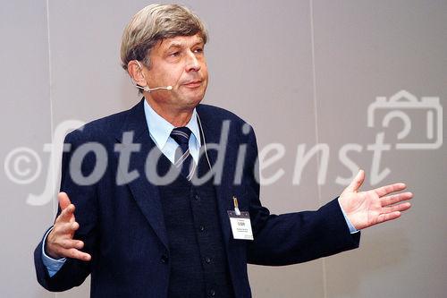 (C)fotodienst/Mag. Daniel Katzinger - Wien 18.10.2006,
13. Österreichischer NPO-Kongress
Kongress aus Bildung/Karriere und Produkte/Innovationen
Foto: Dr. Andreas Giger, (Zukunfts-Philosoph, Wald, Schweiz)