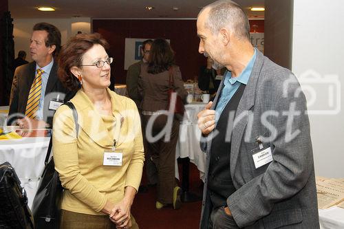 (C)fotodienst/Mag. Daniel Katzinger - Wien 18.10.2006,
13. Österreichischer NPO-Kongress
Kongress aus Bildung/Karriere und Produkte/Innovationen
Foto: Kongressbesucher/Aussteller