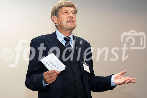 (C)fotodienst/Mag. Daniel Katzinger - Wien 18.10.2006,
13. Österreichischer NPO-Kongress
Kongress aus Bildung/Karriere und Produkte/Innovationen
Foto: Dr. Andreas Giger, (Zukunfts-Philosoph, Wald, Schweiz)