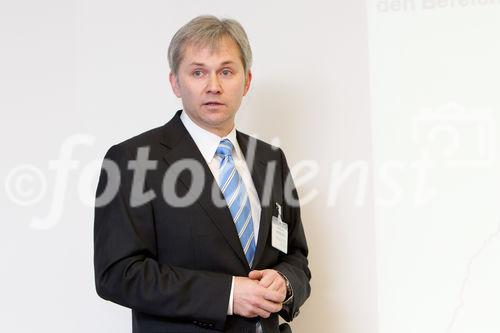 (c) fotodienst / Anna Rauchenberger - Wien, am 26.01.2011 - Heute lud das Österreichische Controller-Institut zum NPO-Forum ein. Diesmal stand das Thema 'Governance' als Basis für wirkungsvolles NPO-Management im Mittelpunkt. Governance, was soviel wie wirkungsvolle Unternehmensaufsicht bedeutet, findet nun auch Beachtung in der öffentlichen Verwaltung und bei NPOs. FOTO: Mag. Wolfgang Hermann, Geschäftsführer NEUSTART