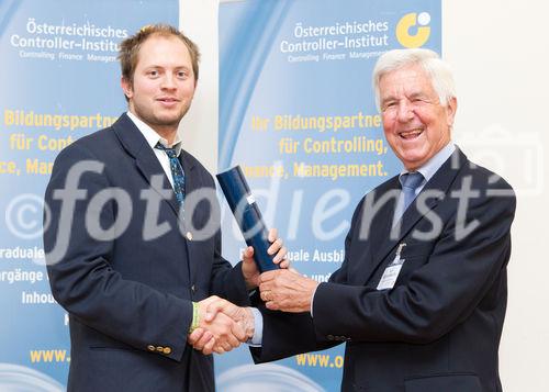 (c) fotodienst / Anna Rauchenberger - Wien, am 13.10.2010 - Der zweitägige österreichische NPO-Kongress begann am 13. Oktober im Tagungszentrum des Schlosses Schönbrunn. Zum Ausklang des ersten Kongress-Tages sind mehr als 50 Controllerdiplome an Absolventen verliehen worden, Karin Bauer, Redakteurin des Standards, moderierte ein Podiumsgespräch zum Thema 'Mut braucht jeder'.