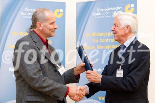 (c) fotodienst / Anna Rauchenberger - Wien, am 13.10.2010 - Der zweitägige österreichische NPO-Kongress begann am 13. Oktober im Tagungszentrum des Schlosses Schönbrunn. Zum Ausklang des ersten Kongress-Tages sind mehr als 50 Controllerdiplome an Absolventen verliehen worden, Karin Bauer, Redakteurin des Standards, moderierte ein Podiumsgespräch zum Thema 'Mut braucht jeder'.