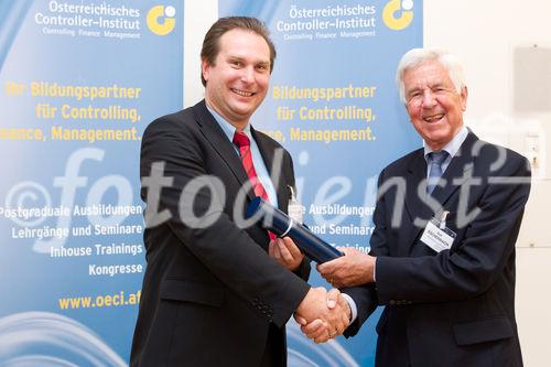 (c) fotodienst / Anna Rauchenberger - Wien, am 13.10.2010 - Der zweitägige österreichische NPO-Kongress begann am 13. Oktober im Tagungszentrum des Schlosses Schönbrunn. Zum Ausklang des ersten Kongress-Tages sind mehr als 50 Controllerdiplome an Absolventen verliehen worden, Karin Bauer, Redakteurin des Standards, moderierte ein Podiumsgespräch zum Thema 'Mut braucht jeder'.