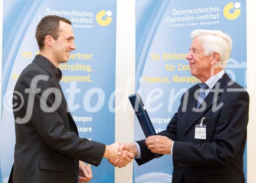 (c) fotodienst / Anna Rauchenberger - Wien, am 13.10.2010 - Der zweitägige österreichische NPO-Kongress begann am 13. Oktober im Tagungszentrum des Schlosses Schönbrunn. Zum Ausklang des ersten Kongress-Tages sind mehr als 50 Controllerdiplome an Absolventen verliehen worden, Karin Bauer, Redakteurin des Standards, moderierte ein Podiumsgespräch zum Thema 'Mut braucht jeder'.