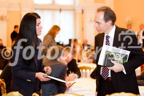  (c) fotodienst/Anna Rauchenberger - Wien, am 26.01.2012 - Am 26. und 27. Jänner fand der 32. Österreichischen Controllertag im Kursalon Hübner statt. Im Mittelpunkt stand die zentrale Zukunftsfrage der Unternehmensführung, wie Nachhaltigkeitsüberlegungen in Geschäftsmodelle eingebettet werden können.  Rund 250 Finanzführungskräfte folgten der Einladung des Österreichischen Controller-Instituts (ÖCI) und diskutierten mit namhaften Experten aus Wissenschaft und Praxis unter dem Kongressmotto 