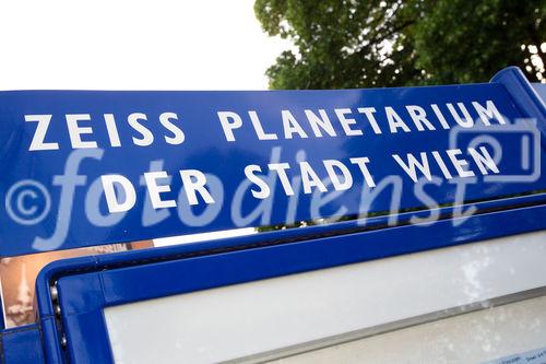  (c) fotodienst/Anna Rauchenberger - Wien, am 09.05.2012 – Heute fand im Zeiss Planetarium im Wiener Prater die Diplomverleihung des Österreichischen Controller-Instituts statt. Im Anschluss konnte man im Kuppelsaal Interessantes über Sterne, Planeten und unser Sonnensystem erfahren. FOTO Diplomfeier und Absolvententreffen: