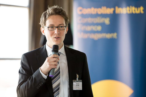 (c) fotodienst/Anna Rauchenberger - Wien, am 14.11.2012 – Heute fand in der SkyBar der von Controller Institut und SAP veranstaltete Benchmarking Circle statt. Thema der Veranstaltung war „Leistungssteigerung im Controlling – Controling-Performance ganzheitlich messen und steuern“. FOTO Dipl.-BW Alexander Becker, Leiter Zentrales Controlling, Bayer MaterialScience AG: