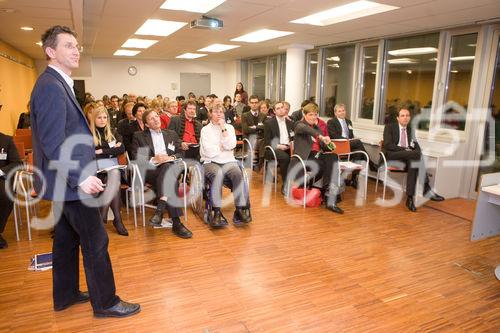 (c) fotodienst / Anna Rauchenberger - Wien, am 25.01.2010 - Das Österreichische Controller-Institut ludt zum NPO-Forum ein, das unter dem Thema 'Wirkungsorientierung bei Nonprofit-Organisationen und der Öffentlichen Verwaltung' stand. Corporate Planning vergab für den ÖCI-Lehrgang 'Zielorientiertes NPO-Management' ein Stipendium in der Höhe von EUR 4000,-. FOTO: Mag. Rupert Roniger, Geschäftsführer Licht für die Welt