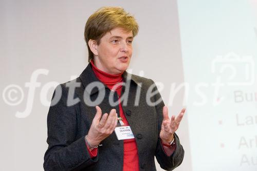 (c) fotodienst / Anna Rauchenberger - Wien, am 25.01.2010 - Das Österreichische Controller-Institut ludt zum NPO-Forum ein, das unter dem Thema 'Wirkungsorientierung bei Nonprofit-Organisationen und der Öffentlichen Verwaltung' stand. Corporate Planning vergab für den ÖCI-Lehrgang 'Zielorientiertes NPO-Management' ein Stipendium in der Höhe von EUR 4000,-. FOTO: Dr. Elisabeth Dearing, Verwaltungsreform und Personalcontrolling, Bundeskanzleramt