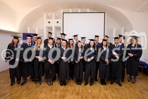 (c) fotodienst / Anna Rauchenberger - Wien, am 13.11.2009 - Im Rahmen des 30. Österreichischen Controllertags im Tageszentrum des Schlosses Schönbrunn nahmen 22 Absolventen des Professional MBA-Programms Controlling & Finance ihren MBA-Titel entgegen. FOTO: Gruppe der Abolventen