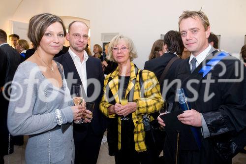 (c) fotodienst / Anna Rauchenberger - Wien, am 13.11.2009 - Im Rahmen des 30. Österreichischen Controllertags im Tageszentrum des Schlosses Schönbrunn nahmen 22 Absolventen des Professional MBA-Programms Controlling & Finance ihren MBA-Titel entgegen.