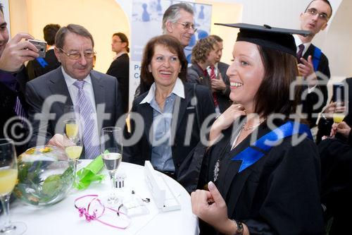 (c) fotodienst / Anna Rauchenberger - Wien, am 13.11.2009 - Im Rahmen des 30. Österreichischen Controllertags im Tageszentrum des Schlosses Schönbrunn nahmen 22 Absolventen des Professional MBA-Programms Controlling & Finance ihren MBA-Titel entgegen.