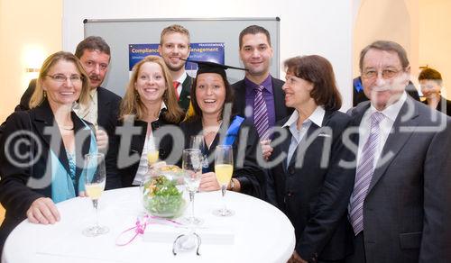 (c) fotodienst / Anna Rauchenberger - Wien, am 13.11.2009 - Im Rahmen des 30. Österreichischen Controllertags im Tageszentrum des Schlosses Schönbrunn nahmen 22 Absolventen des Professional MBA-Programms Controlling & Finance ihren MBA-Titel entgegen.