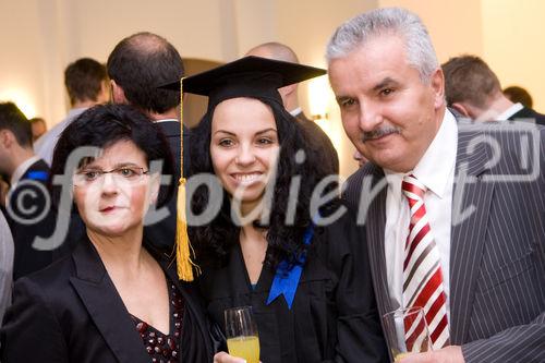(c) fotodienst / Anna Rauchenberger - Wien, am 13.11.2009 - Im Rahmen des 30. Österreichischen Controllertags im Tageszentrum des Schlosses Schönbrunn nahmen 22 Absolventen des Professional MBA-Programms Controlling & Finance ihren MBA-Titel entgegen.