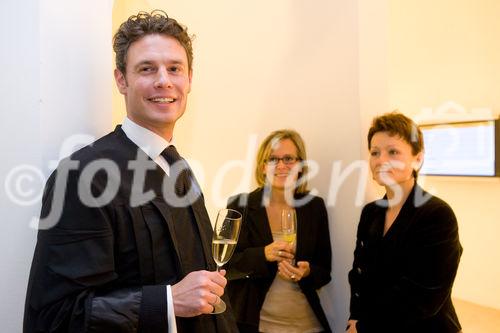 (c) fotodienst / Anna Rauchenberger - Wien, am 13.11.2009 - Im Rahmen des 30. Österreichischen Controllertags im Tageszentrum des Schlosses Schönbrunn nahmen 22 Absolventen des Professional MBA-Programms Controlling & Finance ihren MBA-Titel entgegen.