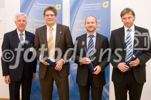 (C) fotodienst/Anna Rauchenberger -  Wien, am 14.10.2009 - Der wissenschaftliche Leiter des Österreichischen Controller-Instituts (ÖCI) verlieh am 14. Oktober Abschluss-Diplome an 50 Damen und Herren, die in Controlling-Lehrgängen und Schulungen des ÖCI reüssiert hatten und nun das Zertifikat mit Freude und Stolz entgegennahmen. FOTO: Absolventen des Advanced Controlling Programms