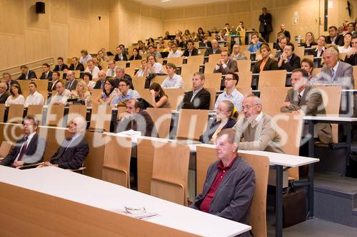 (C) fotodienst/Anna Rauchenberger -  Wien, am 17.09.2009 - 'Controlling professionell' ist der Titel des soeben erschienenen Fachbuchs im Schäffer-Poeschel Verlag . Am 17. September wurde das Buch in Wien vorgestellt. Die  Autoren wollen mit dem Buch sowohl Praktiker als auch Studierende in Bachelor- und Masterstudiengängen erreichen und ein Bild vom professionellen Controlling zeichnen. 
