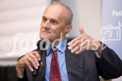 (C) fotodienst/Anna Rauchenberger -  Wien, am 17.09.2009 - 'Controlling professionell' ist der Titel des soeben erschienenen Fachbuchs im Schäffer-Poeschel Verlag . Am 17. September wurde das Buch in Wien vorgestellt. Die  Autoren wollen mit dem Buch sowohl Praktiker als auch Studierende in Bachelor- und Masterstudiengängen erreichen und ein Bild vom professionellen Controlling zeichnen. FOTO: Dr. Helmut Siller, Autor, FH Wien, Fachbereichsleiter am Institut für Unternehmensführung