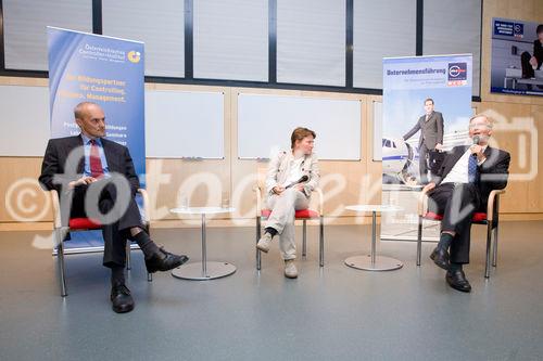 (C) fotodienst/Anna Rauchenberger -  Wien, am 17.09.2009 - 'Controlling professionell' ist der Titel des soeben erschienenen Fachbuchs im Schäffer-Poeschel Verlag . Am 17. September wurde das Buch in Wien vorgestellt. Die  Autoren wollen mit dem Buch sowohl Praktiker als auch Studierende in Bachelor- und Masterstudiengängen erreichen und ein Bild vom professionellen Controlling zeichnen. FOTO v.l.: Dr. Helmut Siller, Autor, FH Wien, Fachbereichsleiter am Institut für Unternehmensführung,  Dr. Karin Exner, Project Consulting and Risk Management Kapsch TrafficCom, Dr. Hermann Kunesch, Geschäftsführer Electroplast
