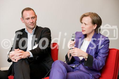 ÖCI - HR-Benchmarking Circle
(C) fotodienst, Martina Draper
Foto: vlnr: Dkfm. Friederikos Kariotis, Frequentis AG, Prof. Dr. Silke Wickel-Kirsch, FH RheinMain Wiesbaden