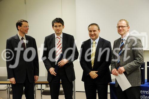 Am 15. Jänner erhielten die Absolventinnen und Absolventen des ÖCI-Lehrgangs Certified IFRS Accountant ihre Abschlussdiplome. Dieser vom Österreichischen Controller-Institut und der KPMG konzipierte Lehrgang qualifiziert die Teilnehmerinnen und Teilnehmer zu Spezialisten im Einsatz der internationalen Rechnungslegung. Gerade bei Bilanzierungsfragen in börsennotierten Unternehmen kommt der internationalen Rechnungslegung eine besondere Bedeutung zu, da sie auf Transparenz sowie einem international anerkannten Qualitätsnachweis fußt. Dieser Umstand, so waren sich die Referenten des Abends, Helmut Kerschbaumer (KPMG), Alfred Wagenhofer (Karl Franzens Universität) und Bernd Kadic, (Österreichisches Controller-Institut) einig, sei gerade in Krisenzeiten ein wichtiges Vertrauenskriterium für Unternehmen, die sowohl im nationalen als auch im internationalen Umfeld agieren. Im Bild: Alfred Wagenhofer (Karl Franzens Universität), Gerhard Stefan Wolf (Absolvent), Helmut Kerschbaumer (KPMG), Bernd Kadic (ÖCI).