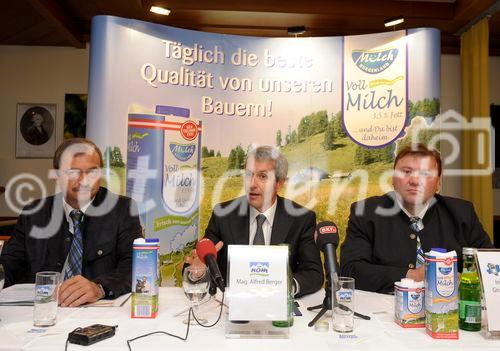 (c) fotodienst -  Eisenstadt, am 02.06.2010 - Pressefrühstück Burgenlandmilch, FOTO: v.li.: Ing. Werner Falb-Meixner (Landesrat, Burgenländische Landesregierung), Mag. Alfred Berger (NÖM), Ing. Leopold Gruber-Doberer (MGN Milchgenossenschaft Niederösterreich) 