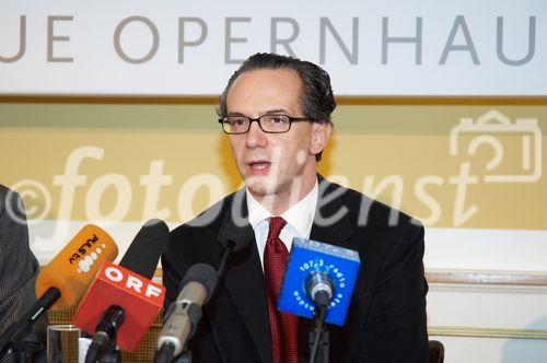 (c) fotodienst/Dan Carabas - Wien 05.10.06 - Theater an der Wien - Präsentation des Jahresprogramms 2007 - FOTO: Fabio Luisi, Chefdirigent der Wiener Symphoniker