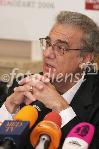 Das Theater an der Wien eröffnet als ganzjährig bespieltes Stagione-Opernhaus eine neue, eigenständige Kategorie im Wiener Kulturbetrieb. Bild: KS Plácido Domingo (Musikalische Leitung Inaugurationskonzert). Foto: Anna Rauchenberger, Wien, 5.1.2006