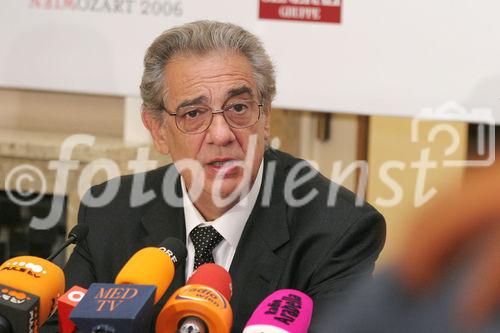 Das Theater an der Wien eröffnet als ganzjährig bespieltes Stagione-Opernhaus eine neue, eigenständige Kategorie im Wiener Kulturbetrieb. Bild: KS Plácido Domingo (Musikalische Leitung Inaugurationskonzert). Foto: Anna Rauchenberger, Wien, 5.1.2006