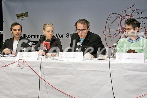 (C) fotodienst/Anna Rauchenberger - Wien 31.05.2006 - Die Wissenschaftsausstellung 'die wahr/falsch inc.' findet an zehn öffentlichen Orten entlang der linie U1 in Wien statt. FOTO v.l.: Alexander Martos, Mag. Judith Kröll, Dr. Bernd Kräftner, Dr. Michael Guggenheim (KuratorInnen der Ausstellung).