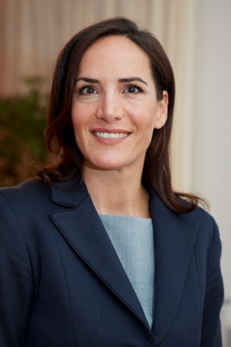  (c) fotodienst/Anna Rauchenberger - Wien, am 27.09.2012 – Jeder fünfte Erwachsene leidet einmal pro Monat unter Sodbrennen. Treten diese Beschwerden zwei bis dreimal pro Woche auf, liegt eine Refluxkrankheit vor, die bis zum Speiseröhrenkrebs führen kann. Ein neues Präparat mit dem pflanzlichen Wirkstoff Natriumalginat kann helfen. FOTO Barbara Angela Schmid, Diätologin und Leiterin der Landesgruppe Wien: