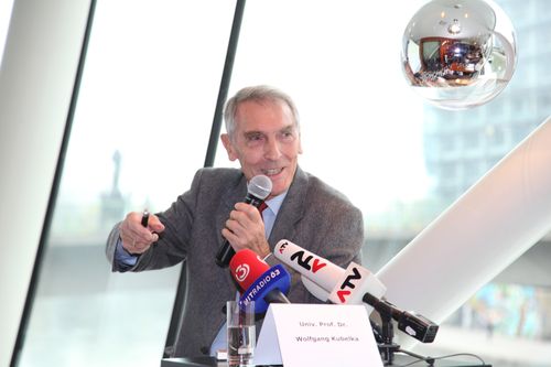 © fotodienst/Sarah- Maria Kölbl – Wien, am 17.10.2012, im Bild: Univ.-Prof. Mag. pharm. Dr. Wolfgang Kubelka, Department für Pharmakognosie, Universität Wien