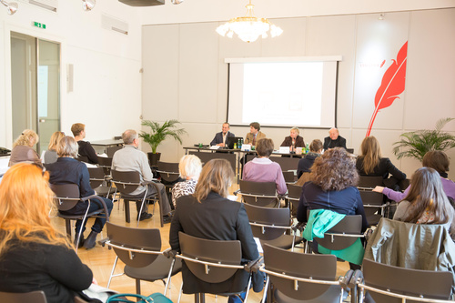  (c) fotodienst / Anna Rauchenberger - Wien, am  08.10.2013 - Anlässlich des Weltrheumatages 2013, der alljährlich am 12. Oktober stattfindet, lädt die österreichische Rheumaliga zum Pressegespräch. Die Lebenslust der Rheuma-Patienten nimmt aufgrund der bewegungshemmenden Schmerzen oft rapide ab. Dank neuer Therapien und Operationstechniken ist fast jeder Rheumapatient in der Lage, sich körperlich zu betätigen und somit seine Lebensfreude zu steigern.