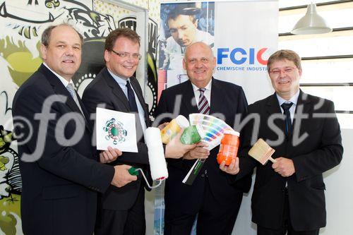  (c) fotodienst/Anna Rauchenberger - Wien, am 05.07.2012 – Seit Jahren belasten Rohstoff- und Ressourcenknappheit die Lack- und Anstrichmittelindustrie. Trotzdem blickt die heimische Lackindustrie auf eine relativ gute wirtschaftliche Entwicklung im Jahr 2011. Um die Zukunft weiter positiv zu gestalten, soll der neue Rohstoffpreisindex für mehr Transparenz sorgen und ein zusätzlicher Lehrberuf den Bedarf an qualifizierten Fachtechnikern decken. Mit dem österreichischen Umweltzeichen etabliert die Branche ein einheitliches Instrument für mehr Nachhaltigkeit. Pressekonferenz auf dem Badeschiff Wien.  FOTO v.l. Dr Klaus Schaubmayr, Fachverband Chemische Industrie Österreichs, GF Berufsgruppe Lackindustrie,  DI Dr. Manfred Oberreiter, Obmann-Stv. der österreichischen Lackindustrie, GF Adler Werk Lackfabrik, .KR Ing Hubert Culik, MAS, Obmann der österreichischen Lackindustrie, Obmann-Stv. Fachverband Chemische Industrie Österreichs, GF Rembrandtin Lack GmbH, GF Remho, Dr. Ernst Gruber, Obmann-Stv. Der österreichischen Lackindustrie, GF DuPont Austria: